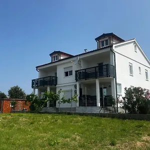 Apartman Mateo, Lopar